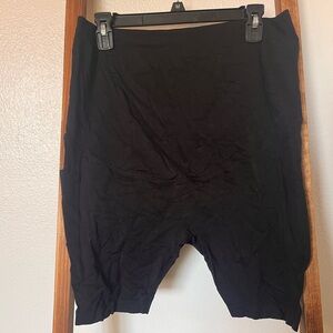 Time and Tru Black Maternity Shorts